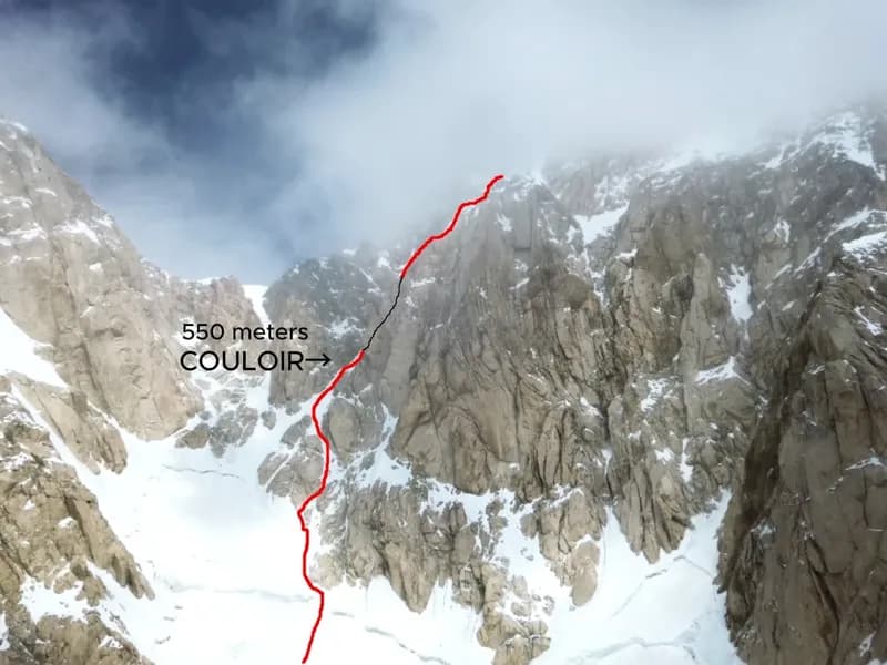 Terich Mir: the couloir on the upper route (annotated)